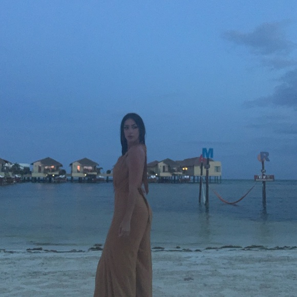 Beige jumpsuit - Picture 3 of 3